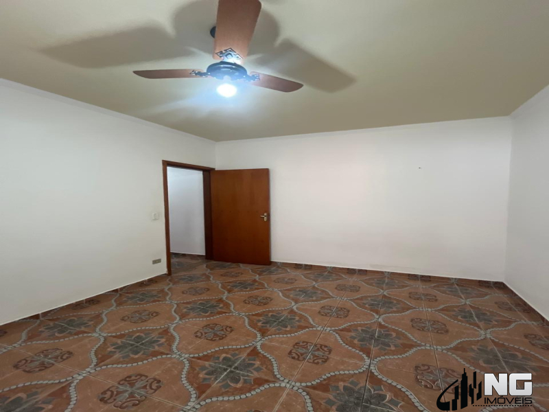 CASA PARA VENDA - PERFEITA OPORTUNIDADE